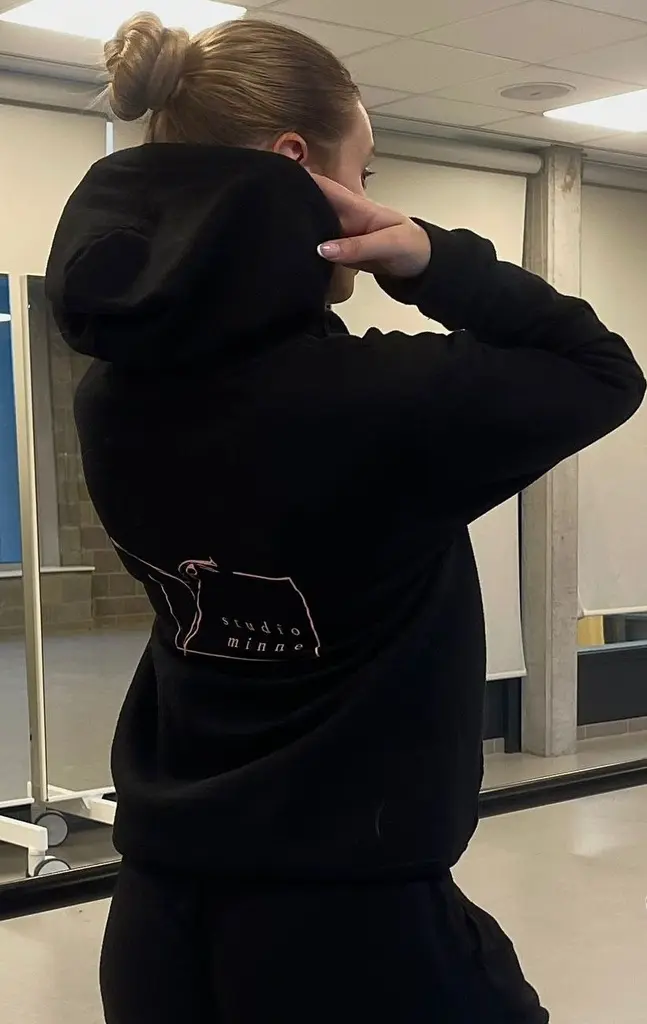 Studio Minne PULL met rits (1).webp