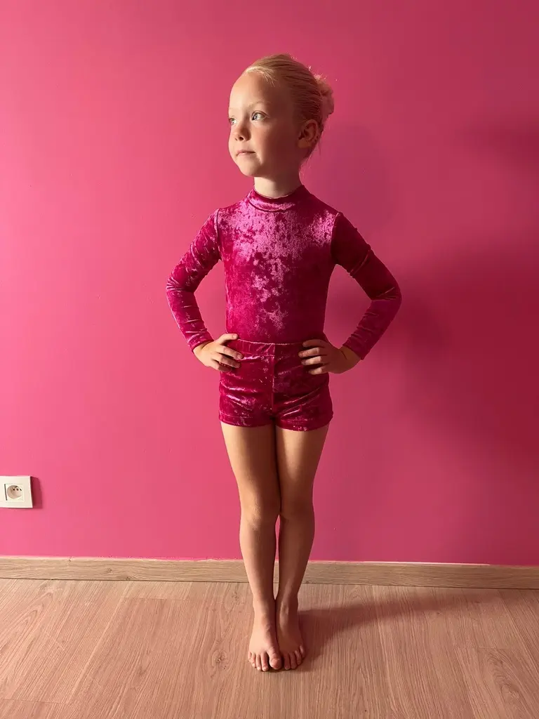 Turnpakje incl shortje ROZE